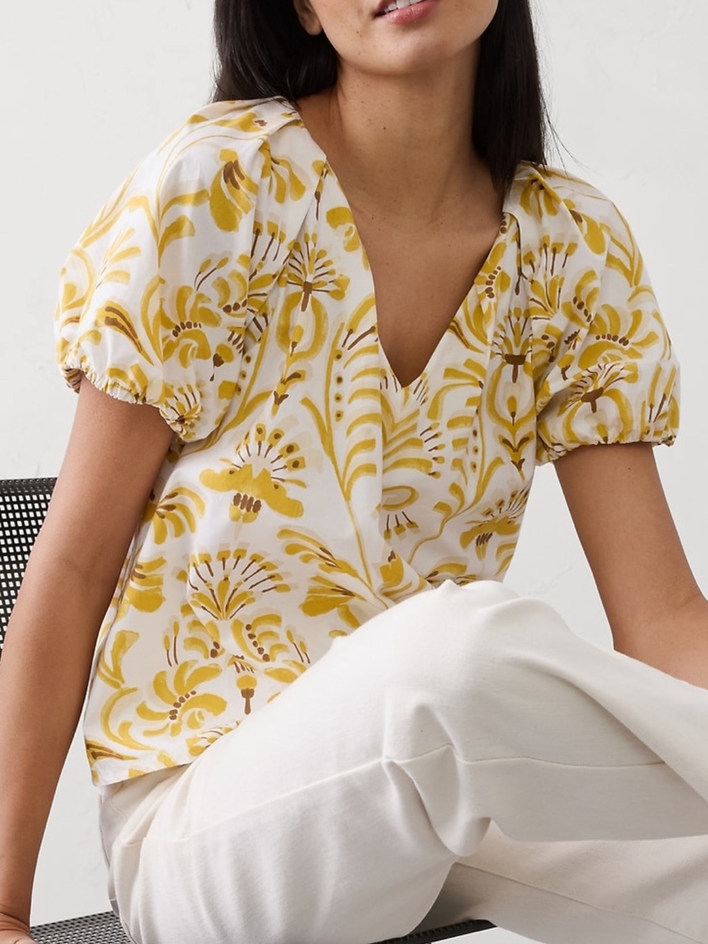 NWT Banana Republic Floral V-Neck Puff Sleeve Too